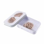 Wrendale Designs mini geschenkdoosje blikje rechthoekig Hogs & Kisses Egels met neusjes tegen elkaar en bloemen Wrendale Designs mini geschenkdoosje blikje rechthoekig Hogs & Kisses Egels met neusjes tegen elkaar en bloemen