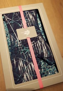 Ulster Weavers Schort & Ovenhandschoen set GARLAND BLUE design Clarissa Hulse