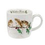 Royal-Worcester-beker-mok-mug-WINTER-MICE-mouse-muis-muizen-hulsttak-hulst-blaadjes-Wrendale-serie-dieren-Hannah Dale-MMMZ5629