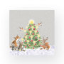 papieren-lunch-diner-servetten-Wrendale-OH_CHRISTMAS_TREE-bosdieren-rond-Kerstboom-33x33cm-design-Hannah_Dale-K030