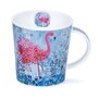 DUNOON-mug-beker-mok-FANCY-FEATHERS-Flamingo-met-roze-veren-lopend-door-water-met-Treurwilg-Lomond-320ml