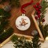 Royal_Worcester-XMAS-Bauble-Wrendale-Kerstbal-SLEIGH_RIDE-6.6cm-winter-Fox-Vos-slee-design-Hannah Dale-WNTJ79011